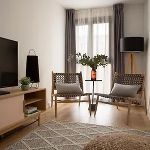 https://gabirol-apartments-merced.es-andalucia.com